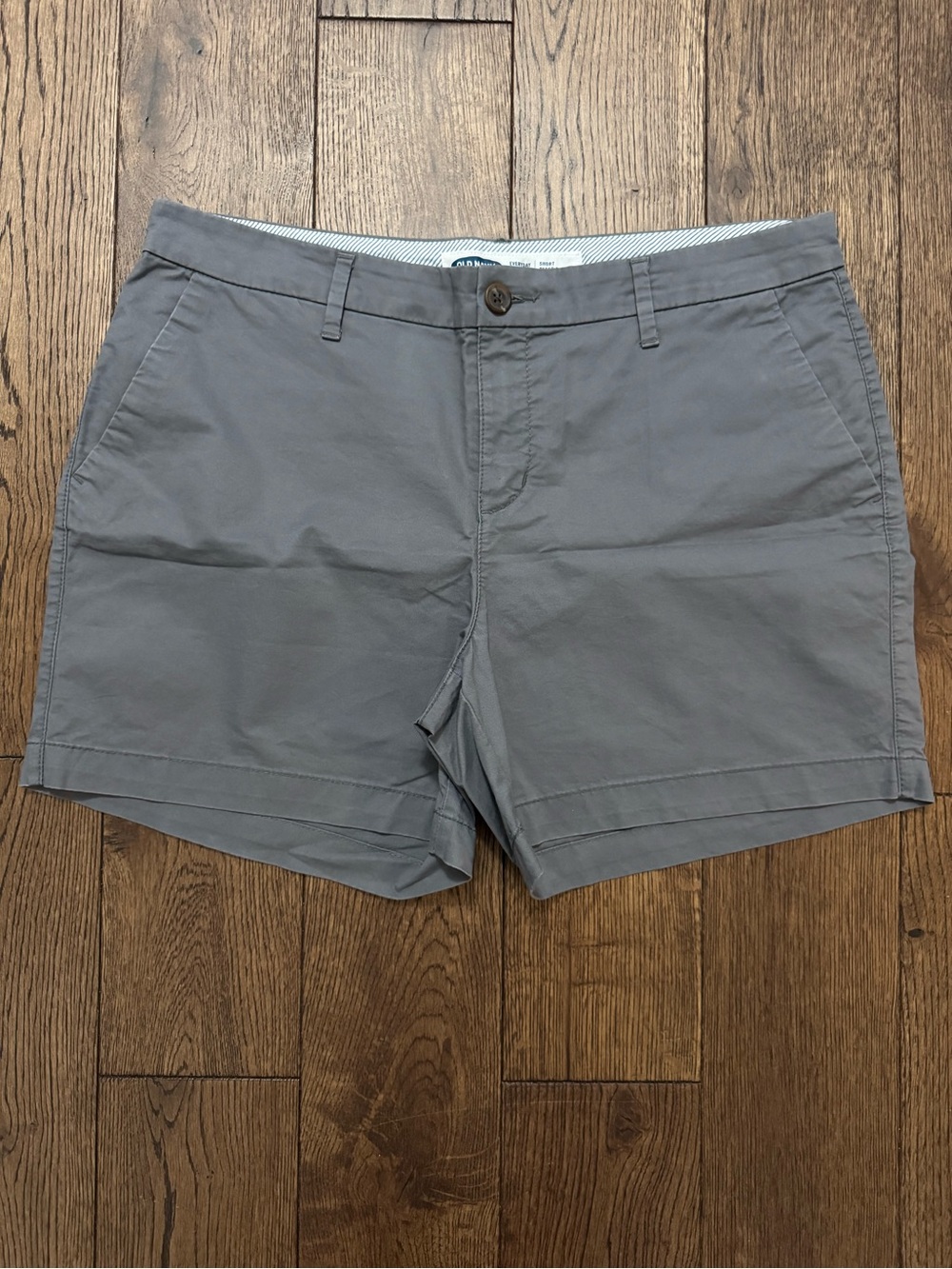 Women’s Old Navy Gray Chino Shorts